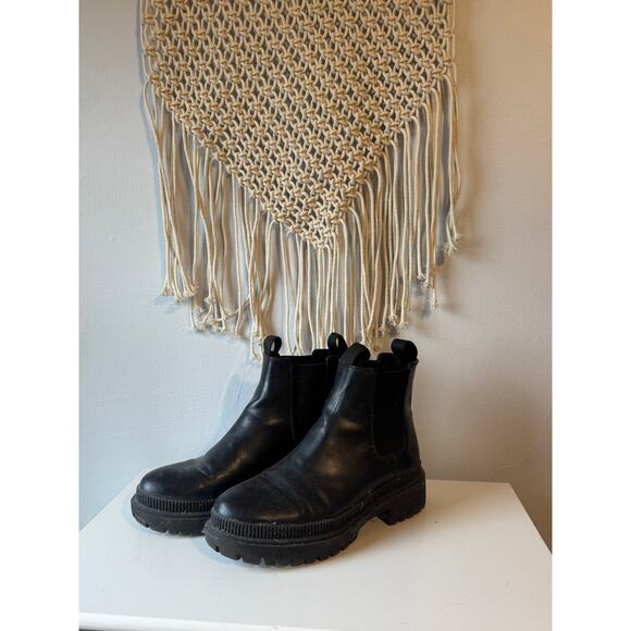 H&M Chelsea Boots - Picture 1 of 3
